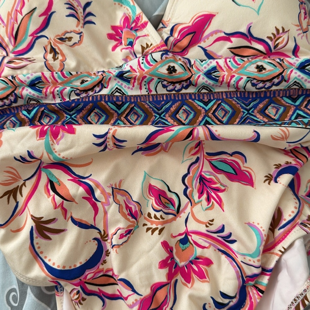 Lucky Brand Swim
Floral One-Piece Swimsuit - Picture 6 of 6